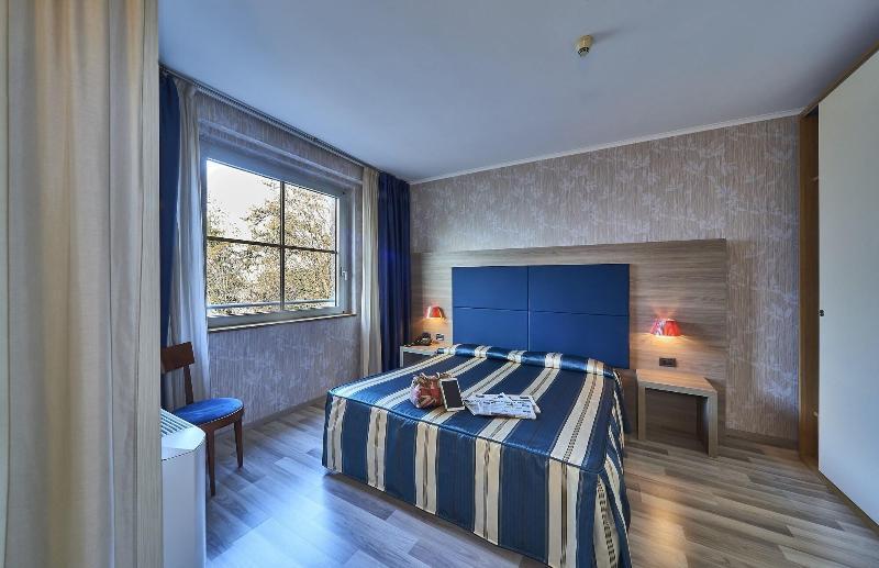 Hotel Alberi Lecco Bagian luar foto