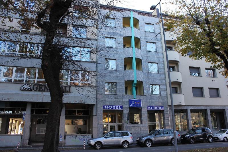 Hotel Alberi Lecco Bagian luar foto