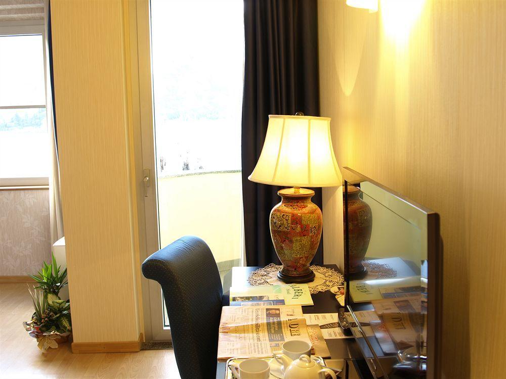 Hotel Alberi Lecco Bagian luar foto