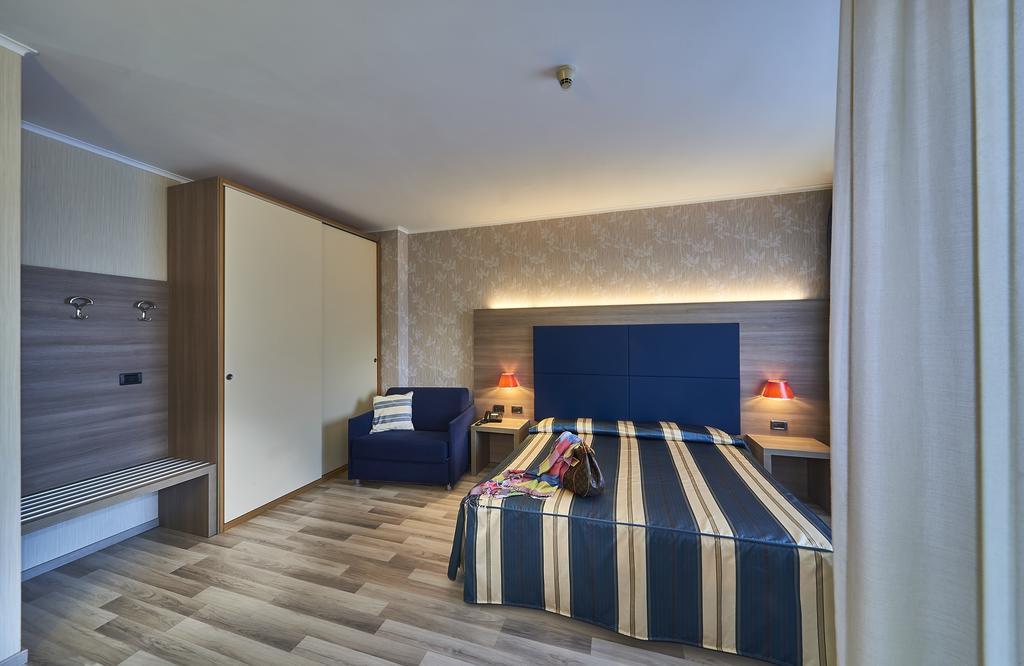Hotel Alberi Lecco Bagian luar foto