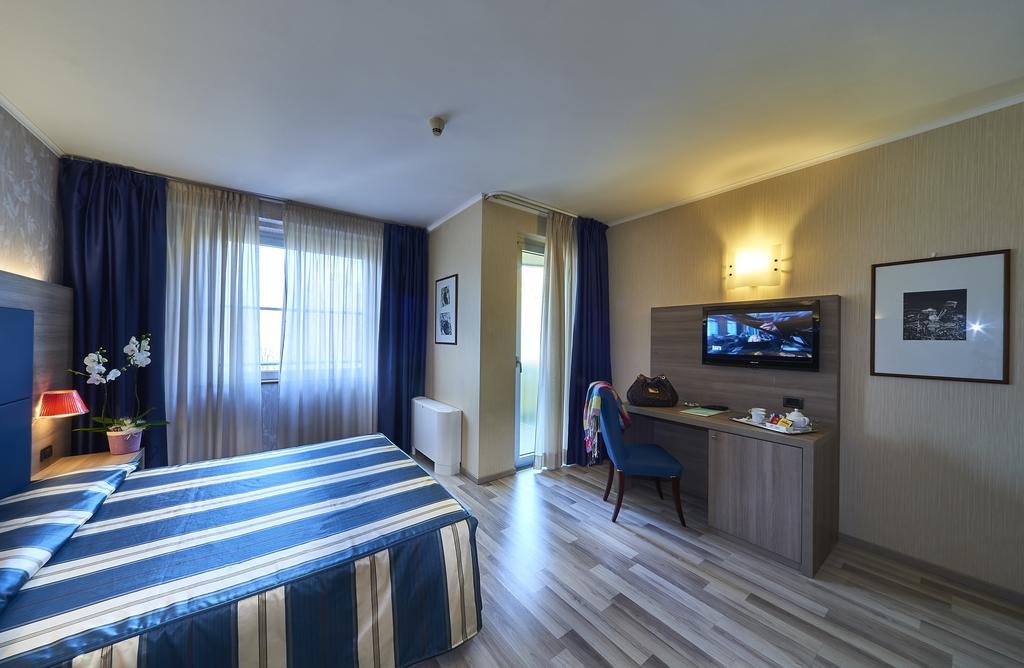 Hotel Alberi Lecco Bagian luar foto