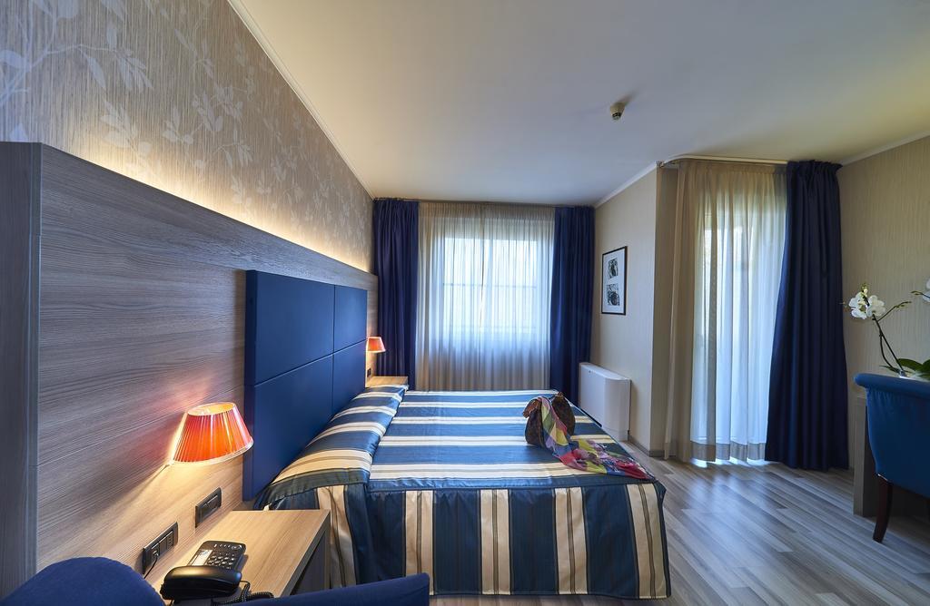 Hotel Alberi Lecco Bagian luar foto