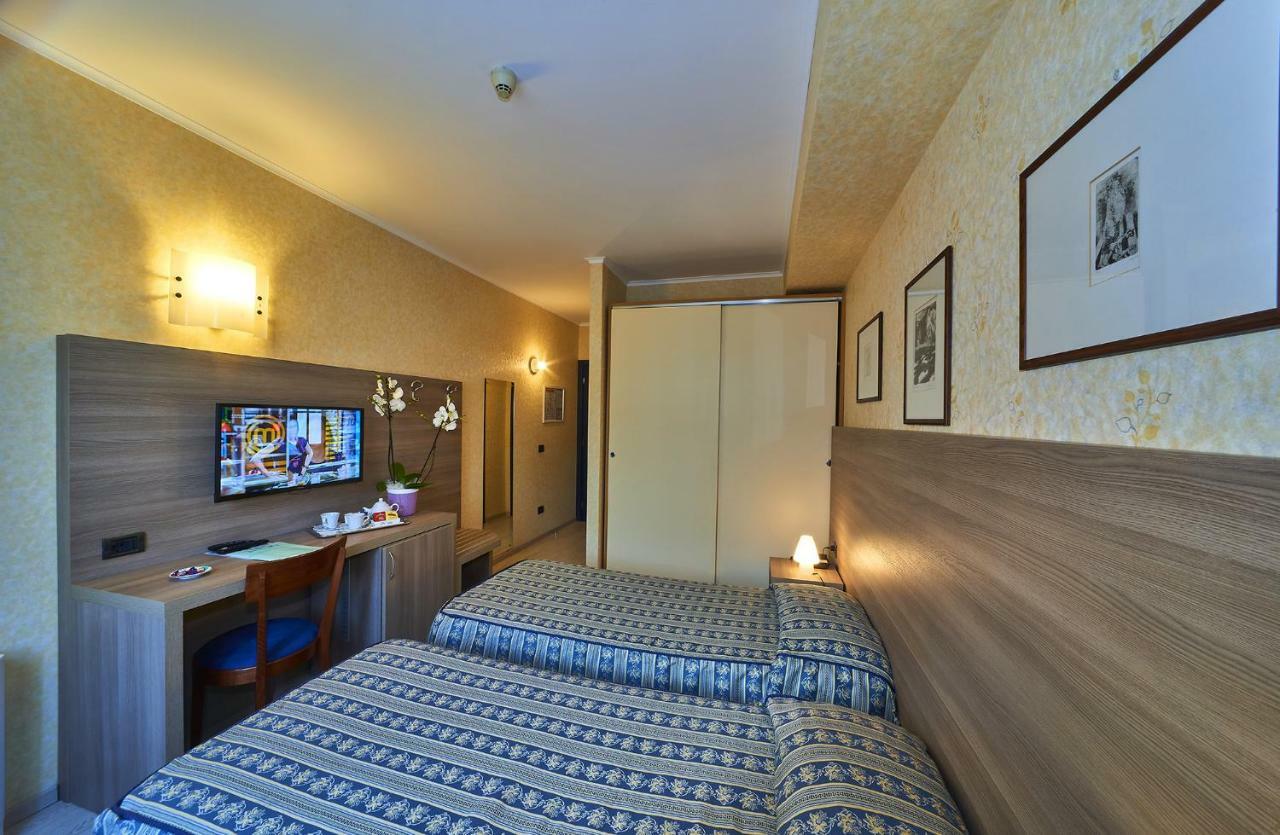 Hotel Alberi Lecco Bagian luar foto